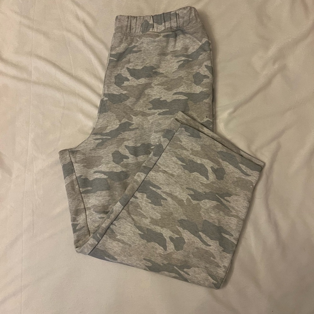 American Eagle Outfitters Gray Camouflage Joggers